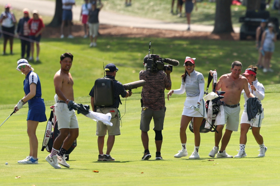 Svlečení kedíci během 2. dne letošního Solheim Cupu (foto: GettyImages)