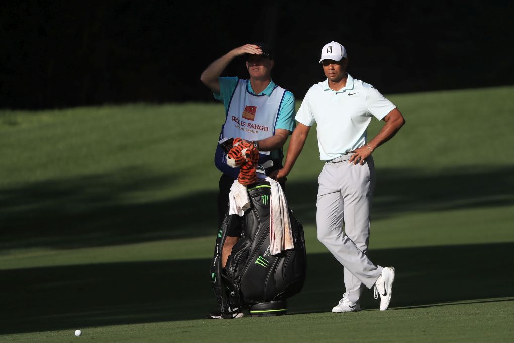 Tiger Woods během 2. kola Wells Fargo Championship 2018.