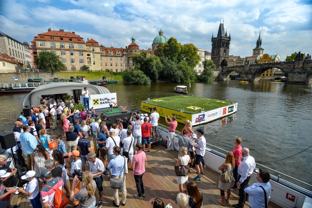 Raiffeisenbank exhibice na Vltavě 2018