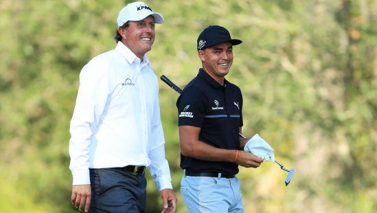 Phil Mickelson a Rickie Fowler