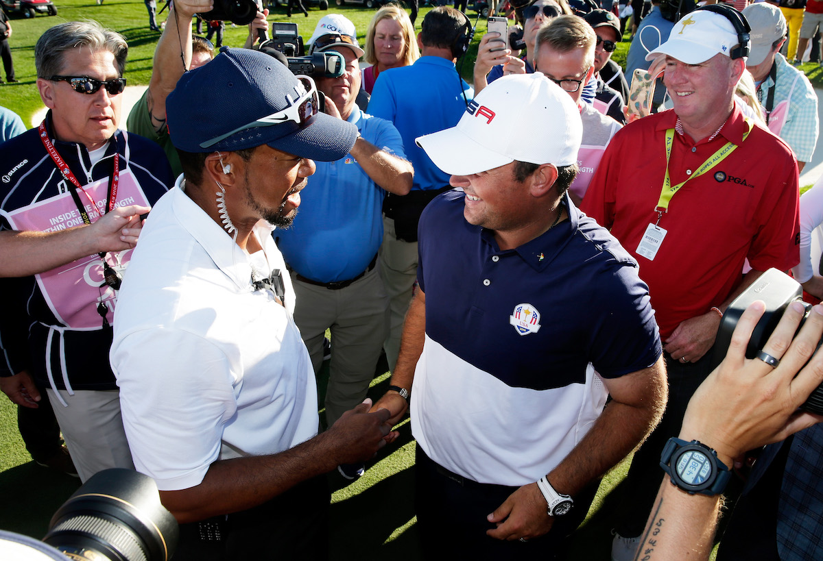 Tiger Woods a Patrick Reed